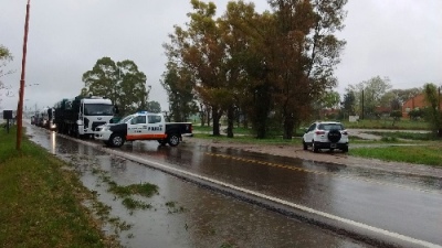 Adelanto: Esta tarde en Pigué un camión atropelló a un niño de 10 años, provocándole la muerte.