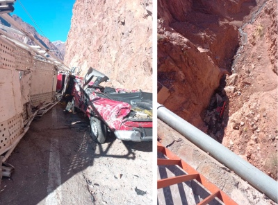 Tremendo accidente en alta montaña: desbarrancó un camión y destruyó ocho camionetas