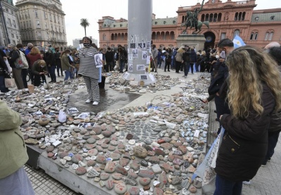 Nueva Marcha de las Piedras en Plaza de Mayo