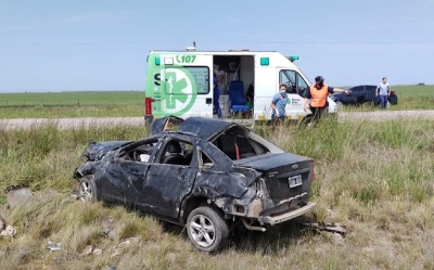 Dos personas muertas y una con heridas graves en un vuelco en la ruta 76