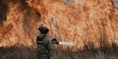 La comarca sobre un polvorín: «Esto nunca pasa. No es normal que en esta época tengamos incendios y más en los cerros».