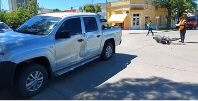 Dos heridos en una colisión entre una Amarok y una moto