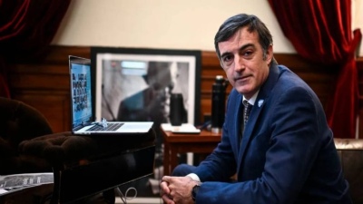 Esteban Bullrich anunció que renunciará a su banca a causa de la enfermedad que padece