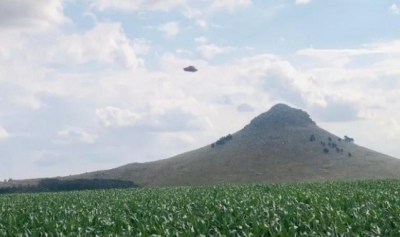 Una fotógrafa registró un OVNI en la zona del cerro Paulino de Balcarce