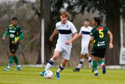 Alexis Steimbach, titular en la reserva de Gimnasia