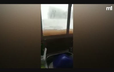 Se inundó un campo en Patagones y el agua llegó hasta la ventana de una casa