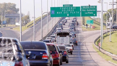 Cambio de quincena, calor extremo y demoras las rutas rumbo a la costa