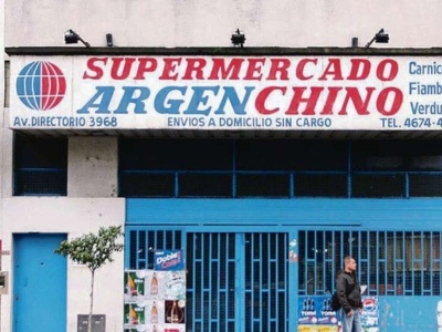 El dueño de un supermercado chino mató a un ladrón encapuchado: era su carnicero