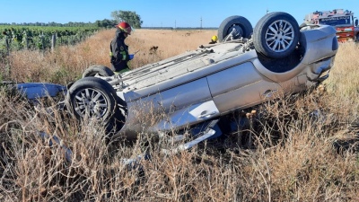 Una joven en grave estado tras un tremendo accidente en cercanías a Tres Arroyos