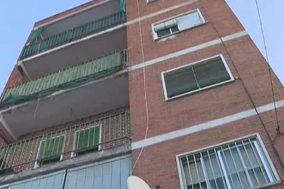 Se tiró del balcón cuando lo iban a desalojar: guardaba el cadáver de su padre para cobrar la pensión