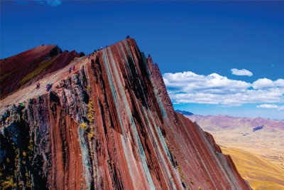 Pallay Punchu: el cerro de 7 colores descubierto en pandemia