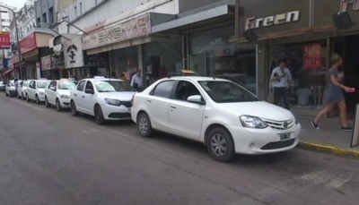 Bahía Blanca: Primero le pagó el viaje y después le robó la recaudación a un taxista