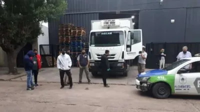 En un fallo inédito, una jueza ordenó detener a sindicalistas de Camioneros que bloquearon una empresa