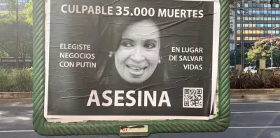 En medio de la interna del Gobierno, Alberto repudió una campaña de afiches que califica a Cristina Kirchner de “asesina"