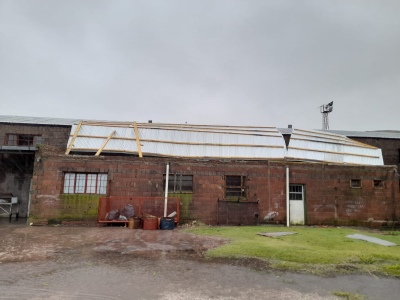 Muchos inconvenientes causó la fuerte tormenta de viento y lluvia