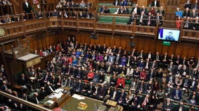 Por qué Volodímir Zelenski fue ovacionado en el Parlamento británico