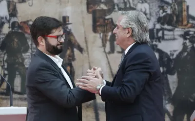 Cuatro momentos incómodos de la visita de Gabriel Boric: mapuches, Apablaza, Venezuela y los límites continentales