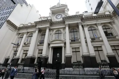 “La plata quema, mejor usarla”: el informe que circula en la City con advertencias por la alta inflación