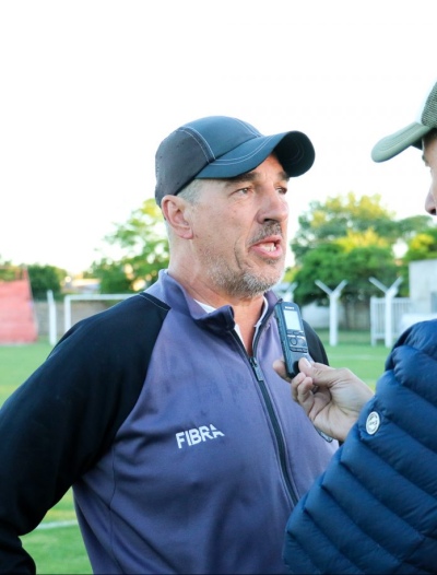 Tras un incidente con un futbolista menor de edad, renunció el técnico de Blanco y Negro