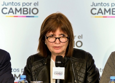 Patricia Bullrich propuso quitar los planes sociales y el Gobierno le saltó a la yugular