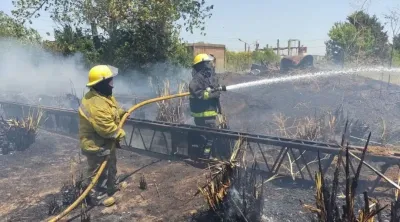 Tragedia en Monte Grande: una madre, un padre, los dos hijos y la abuela murieron al incendiarse su casa