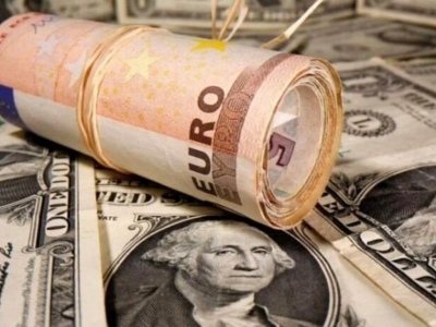 El dólar y el euro cotizan a la par por primera vez en 20 años