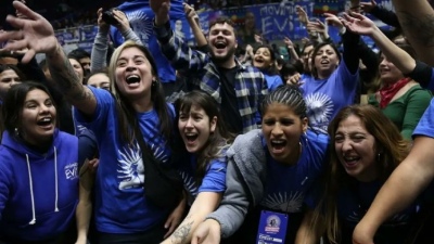 En medio de la polémica, el Gobierno confirmó que no habrá más "altas" para planes sociales