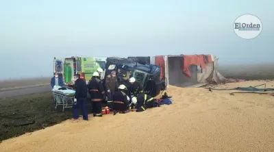 Volcó un camión cargado con soja en la ruta 85