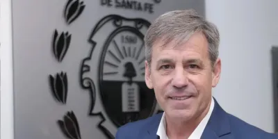 El intendente de Santa Fe salió a caminar, lo amenazaron con un arma y le robaron hasta las zapatillas