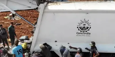 Horror en Concordia: un reciclador de 28 años murió compactado y aplastado por un camión de basura