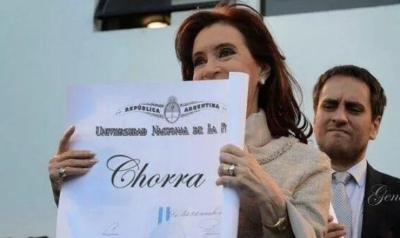 Autoridad de la Universidad de La Plata confirma que Cristina Kirchner no es abogada