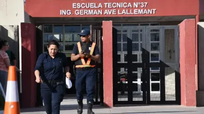 San Luis: un hombre armado ingresó a una escuela secundaria y baleó a una docente que había sido su pareja