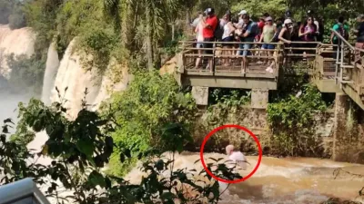 Continúa la búsqueda desesperada del turista que cayó en las Cataratas del Iguazú: el mal tiempo y el gran caudal de agua dif