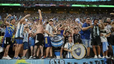 Quién es quién entre los 90 barras argentinos que fueron parte de la hinchada de la Selección en la victoria contra México