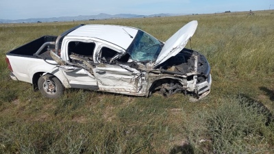 La sacaron barata: choque sin heridos entre camioneta y camión en la ruta 33.