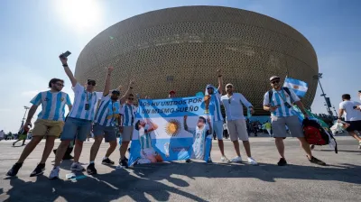 La familia que viajó a Qatar gracias a un jugador de la Selección y el amor de un hincha indio por Messi