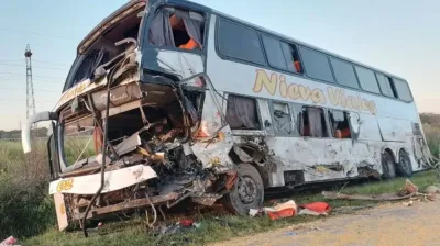 Tragedia en Chaco: murieron 3 personas tras un choque entre dos camiones y un colectivo de larga distancia