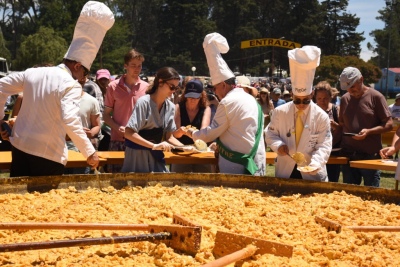 Pigüé: la Omelette Gigante "de lujo" con unas 8 mil porciones gratis