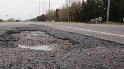 Fallo: Vialidad deberá pagarle más de $ 1,7 millones tras sufrir un accidente por un pozo en la ruta