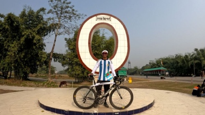 El insólito homenaje de un ciclista de Bangladesh a Lionel Messi