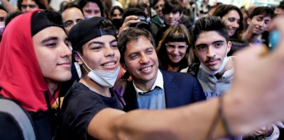 Otra vez sopa: Axel Kicillof subsidiará por tercera vez los viajes de egresados en secundarios bonaerenses