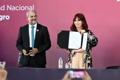 En la Casa Rosada no descartan que Cristina Kirchner sea candidata a senadora frente al fracaso del operativo clamor