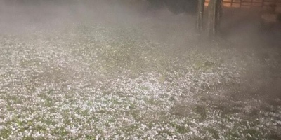 Fuerte temporal de lluvia y granizo azotó la zona serrana