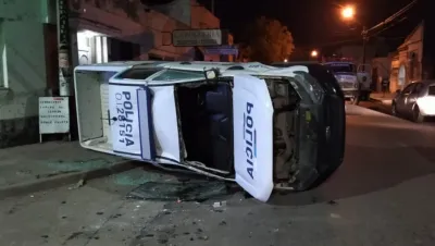 Chocaron una camioneta y un patrullero en Bahía Blanca: hay dos policías heridas