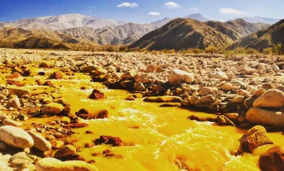 Este río de aguas amarillas es uno de los paisajes más sorprendentes y menos conocidos de la Argentina