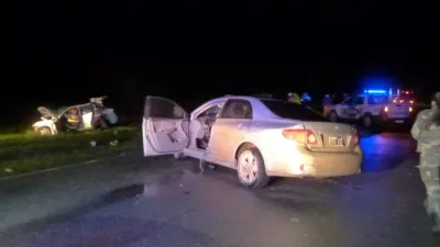 Dos muertos y cinco heridos en un choque frontal en ruta 228