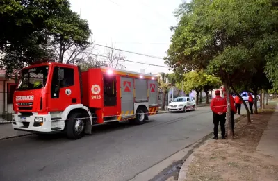 Fue a calentar la mamadera y cuando volvió su casa estaba en llamas: su bebé murió carbonizado