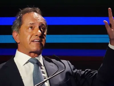 Scioli: “Aunque pongan que hay que tener dos brazos, voy a competir igual”