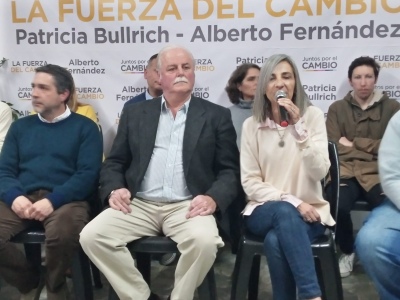 Con una serena convicción de triunfo, el ala bullrrichista de Juntos presentó su lista de candidatos