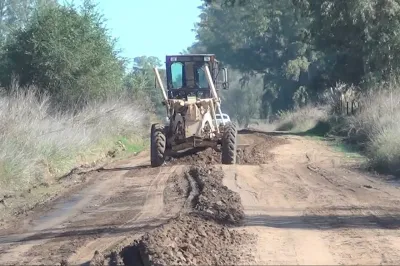 Crearon un ingenioso sistema para que el municipio les arregle los caminos